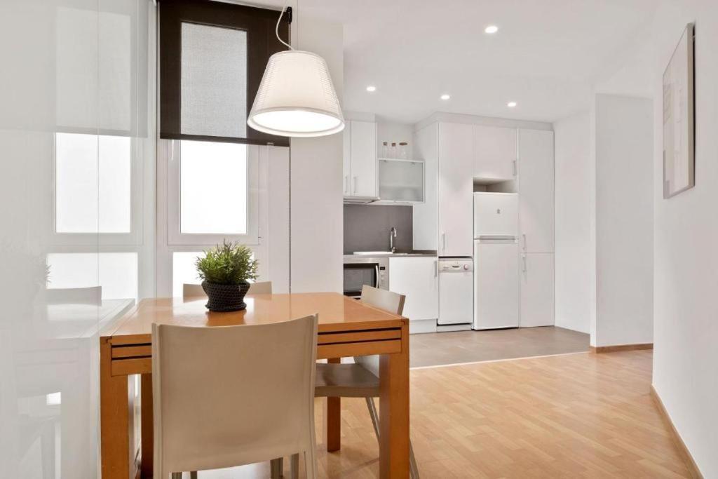 Fisa Rentals Gran Via Apartments Barcelona Exteriör bild