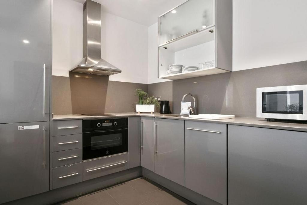 Fisa Rentals Gran Via Apartments Barcelona Exteriör bild