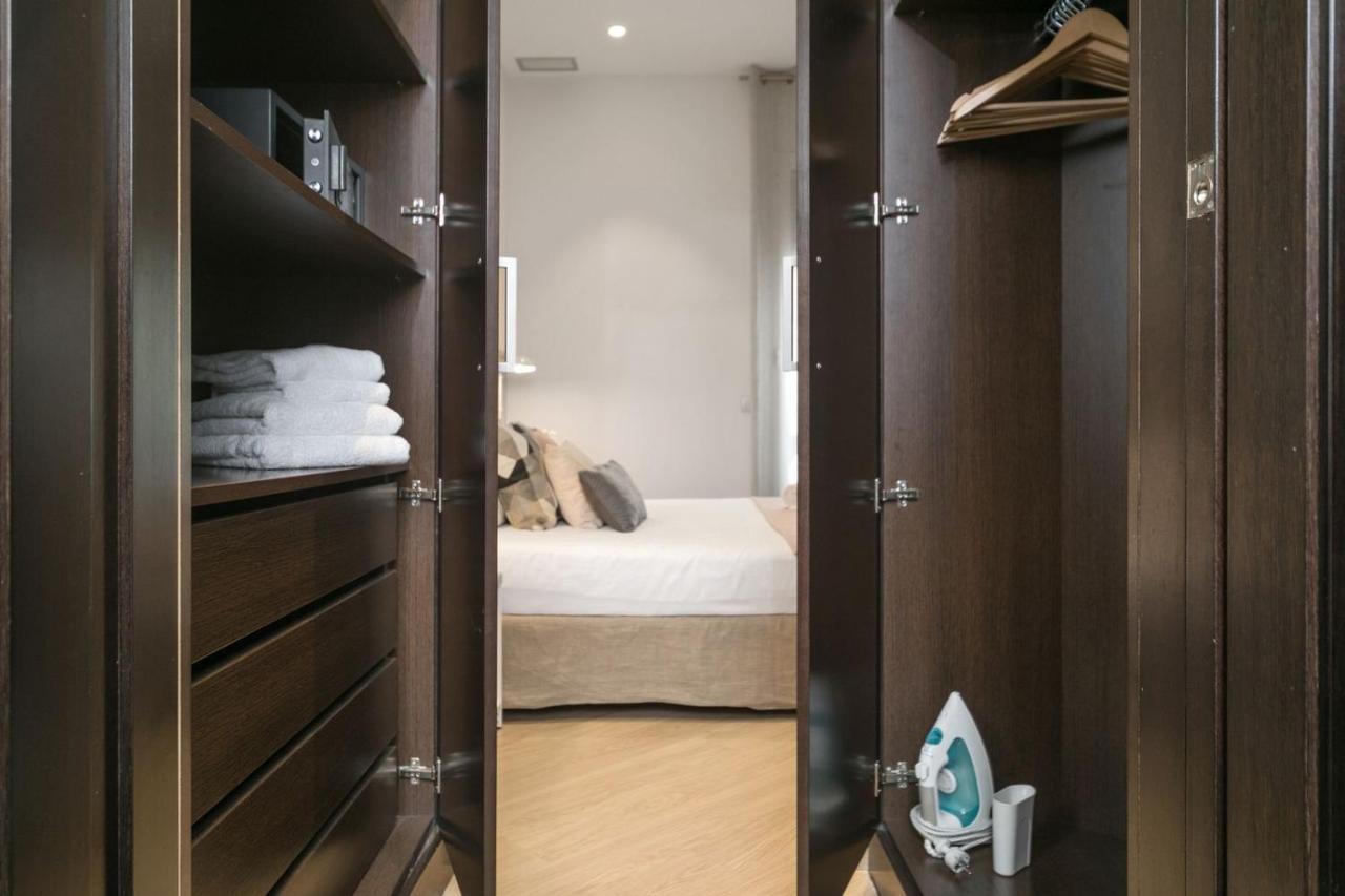 Fisa Rentals Gran Via Apartments Barcelona Exteriör bild