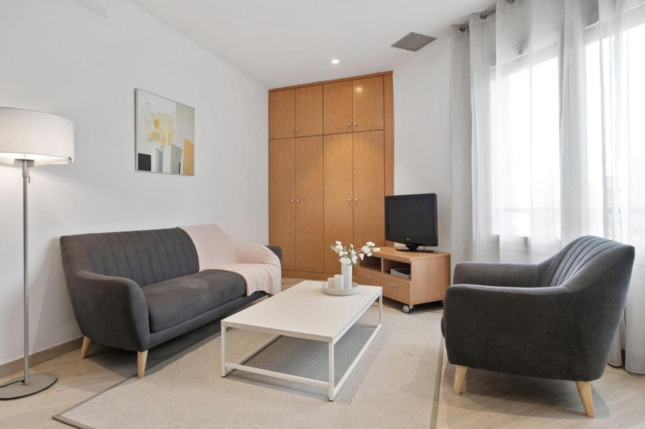 Fisa Rentals Gran Via Apartments Barcelona Exteriör bild